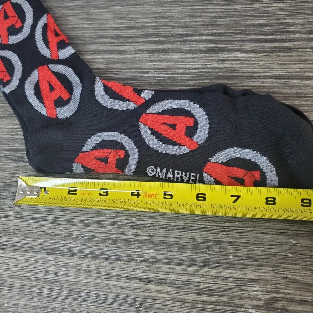 Marvel 4pk Men's Crew Socks‎ Size 6-12 Avengers,  Captain America Novelty Socks